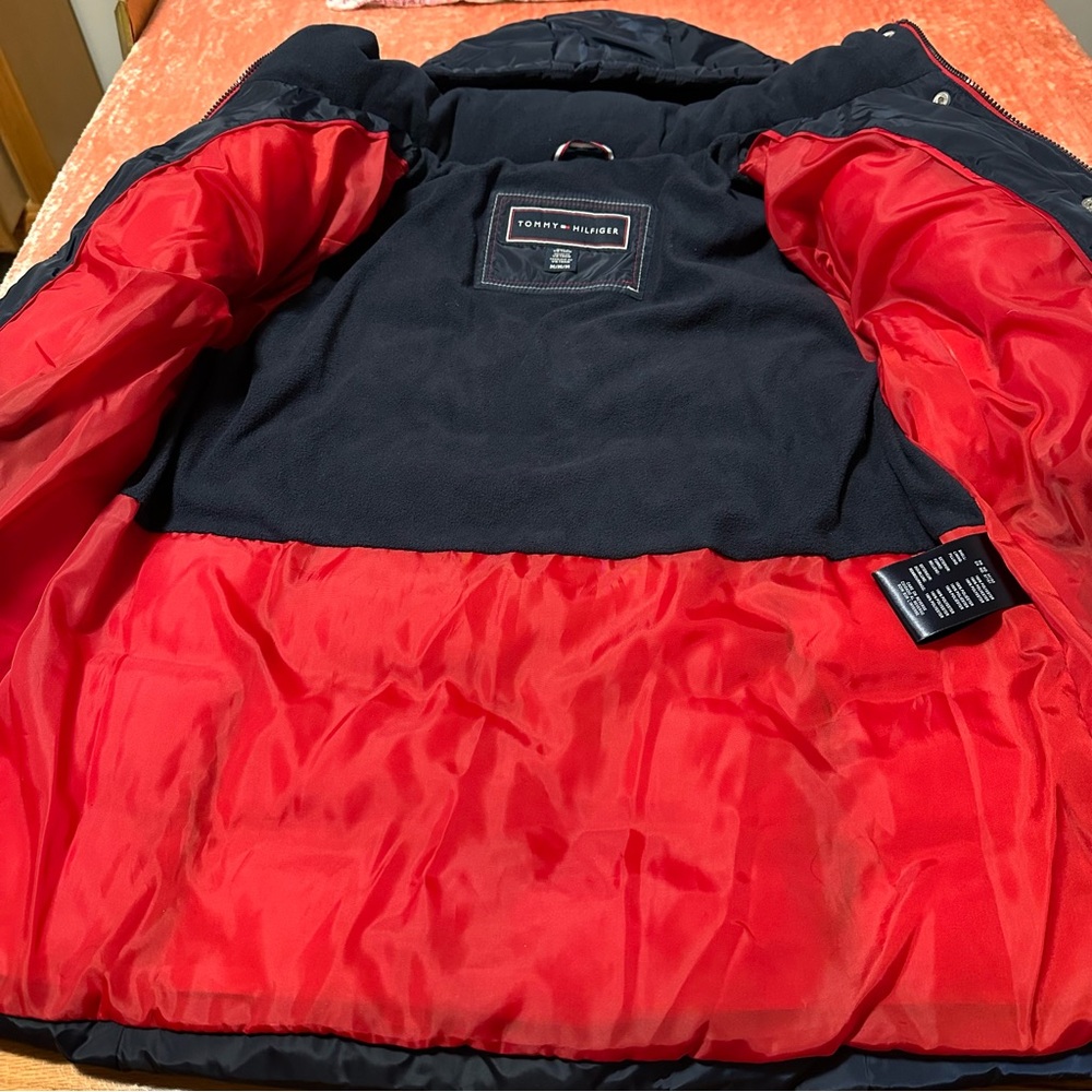 NWT Tommy Hilfiger puffer winter coat jacket size M with hood - Picture 6 of 10